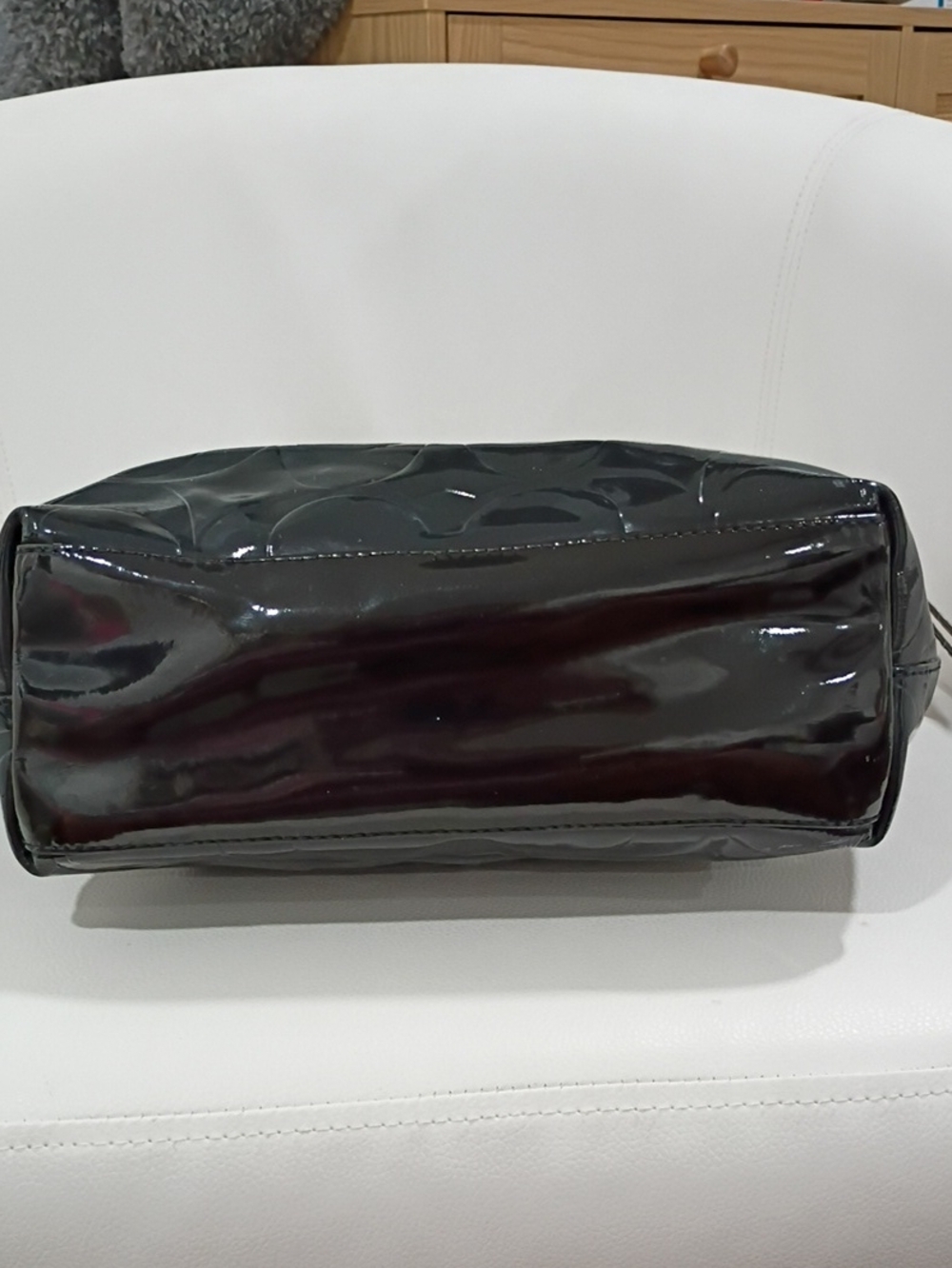 Coach Black Patent Leather Signature Tote with Tan Trim - Picture 4 of 7